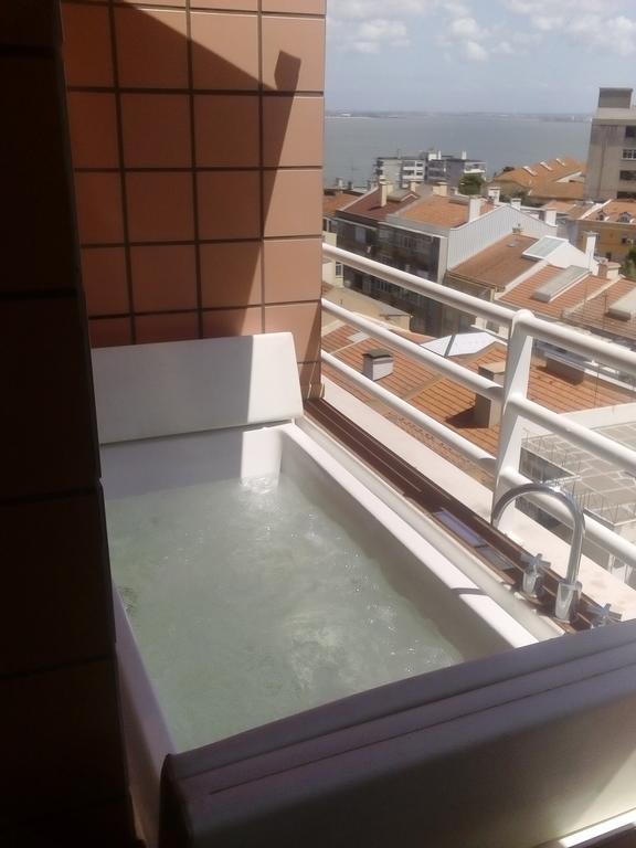 Gaivotas Do Tejo